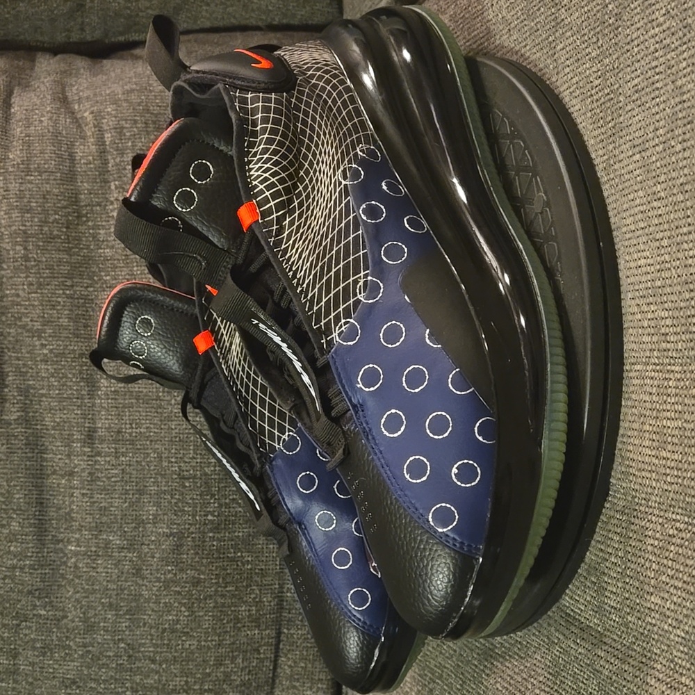 Air Max 720 "Waves"